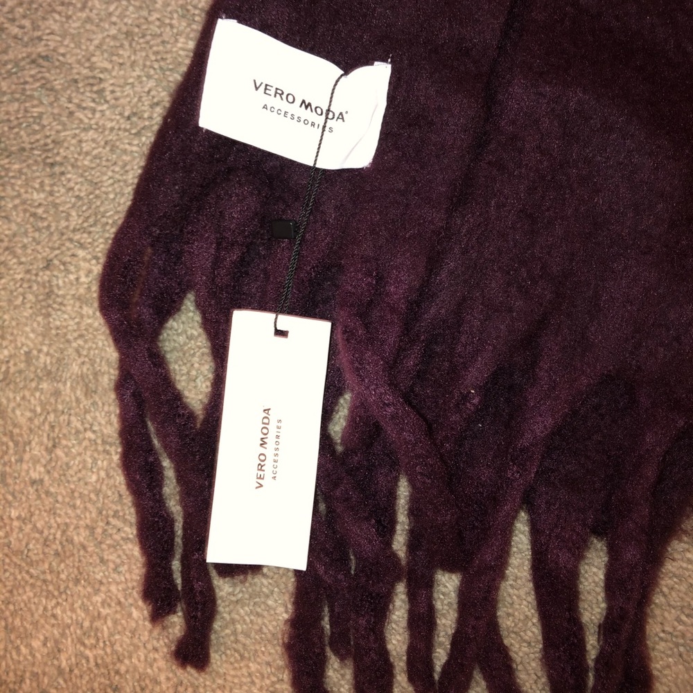 Vera moda scarf